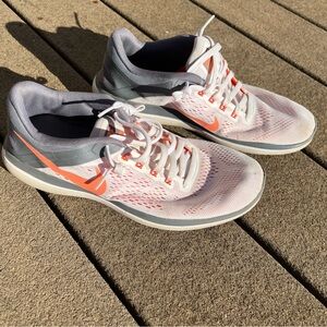 Women’s Nike flex 2016 run  size 10